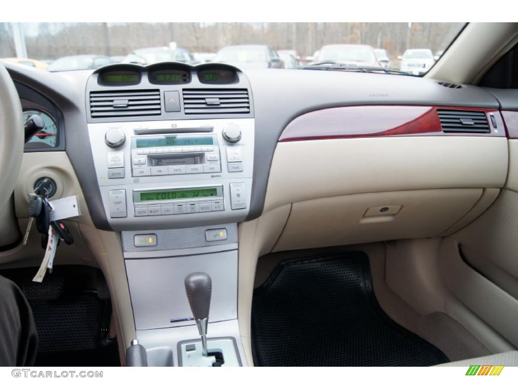 2004 Toyota Solara SLE V6 Convertible Dashboard Photos