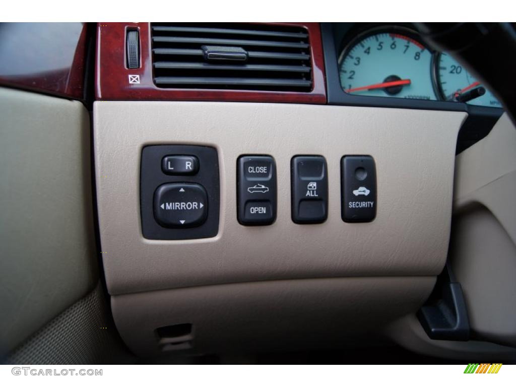 2004 Toyota Solara SLE V6 Convertible Controls Photo #45915435