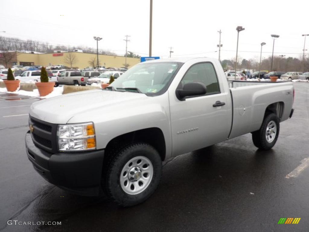 2011 Silverado 1500 Regular Cab 4x4 - Sheer Silver Metallic / Dark Titanium photo #3