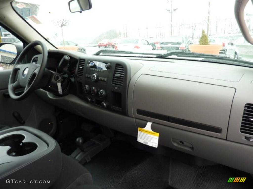2011 Silverado 1500 Regular Cab 4x4 - Sheer Silver Metallic / Dark Titanium photo #8