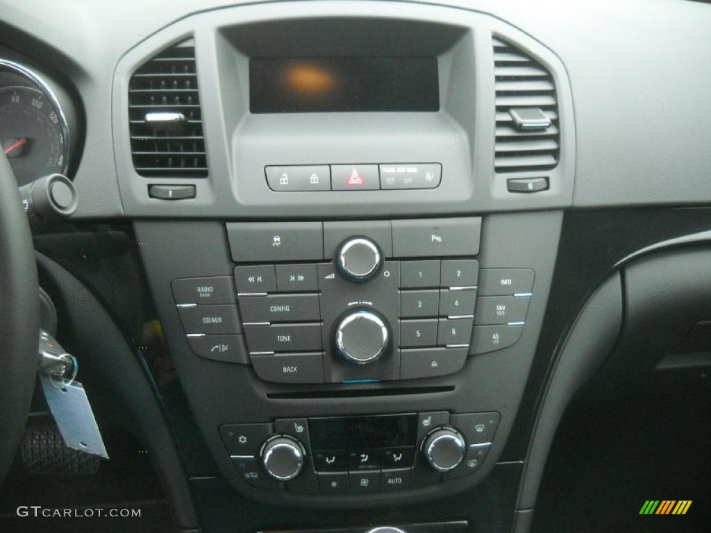 2011 Buick Regal CXL Controls Photo #45917967
