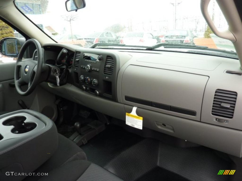 2011 Silverado 1500 Regular Cab 4x4 - Sheer Silver Metallic / Dark Titanium photo #8