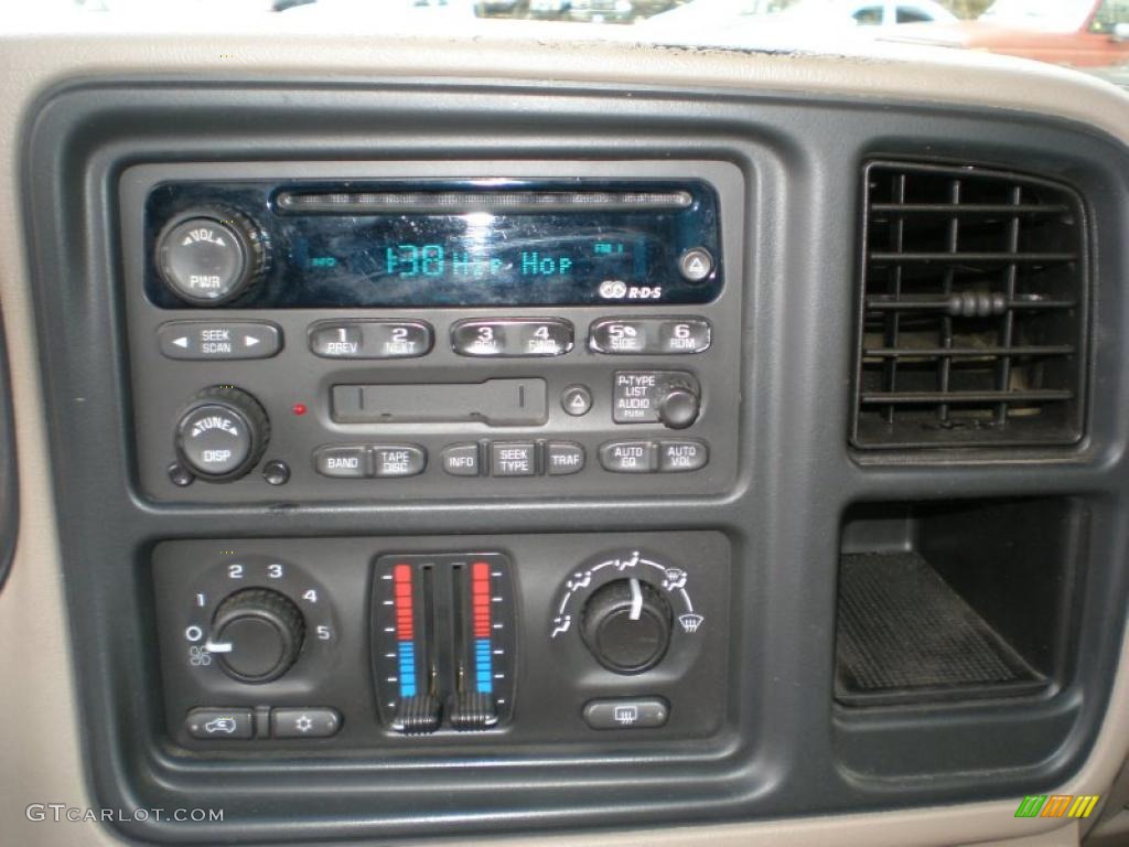 2003 GMC Sierra 2500HD SLE Crew Cab 4x4 Controls Photo #45920496