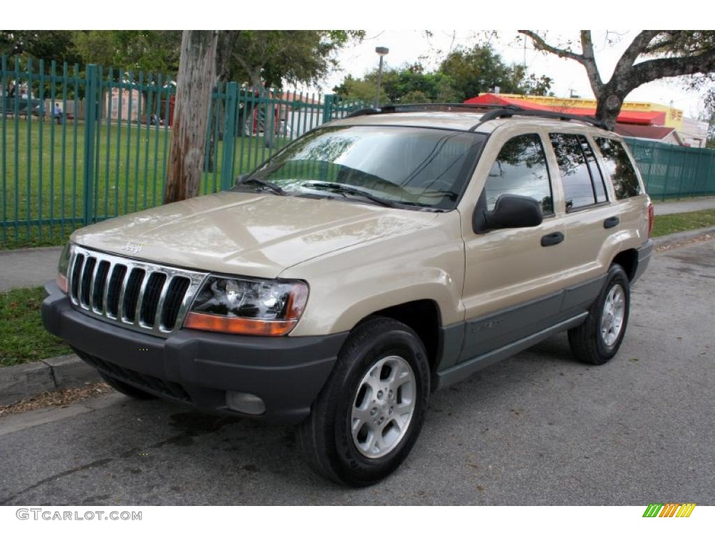 2000 Grand Cherokee Laredo 4x4 - Champagne Pearlcoat / Camel photo #1