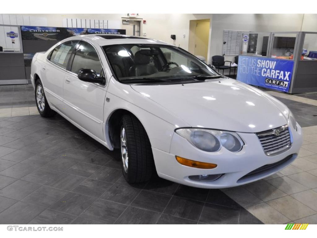 2003 300 M Sedan - Stone White / Sandstone photo #4