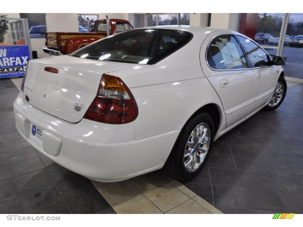 2003 300 M Sedan - Stone White / Sandstone photo #5