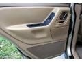 Champagne Pearlcoat - Grand Cherokee Laredo 4x4 Photo No. 27
