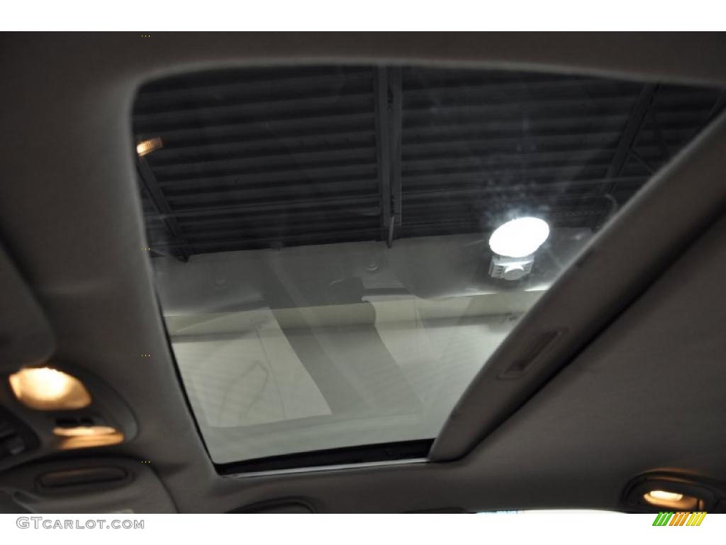 2003 300 M Sedan - Stone White / Sandstone photo #17