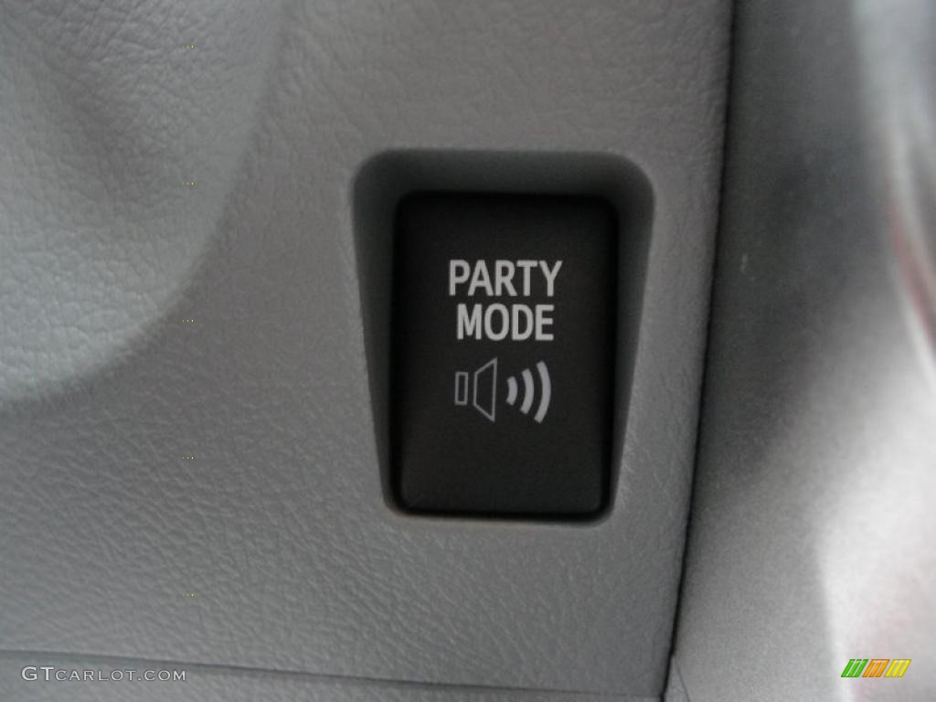 2011 Toyota 4Runner SR5 Controls Photo #45922282