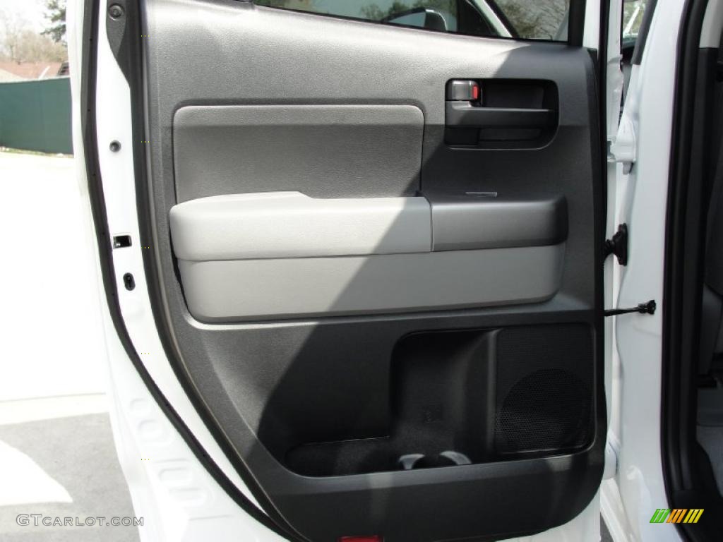 2011 Tundra SR5 Double Cab - Super White / Graphite Gray photo #19