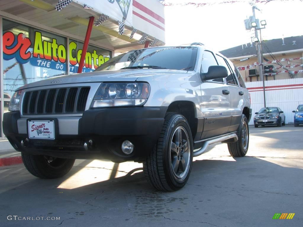 2004 Grand Cherokee Freedom Edition 4x4 - Bright Silver Metallic / Dark Slate Gray photo #12