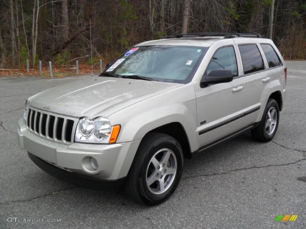 2007 Grand Cherokee Laredo - Light Graystone Pearl / Khaki photo #1