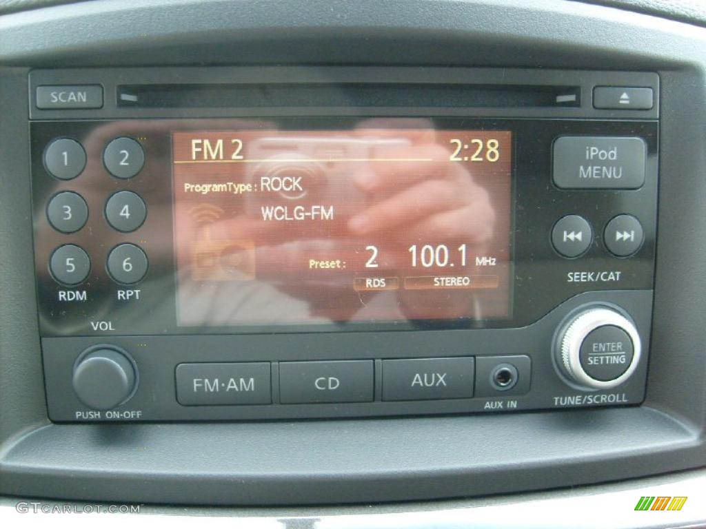 2011 Nissan Quest 3.5 SV Controls Photo #45926929