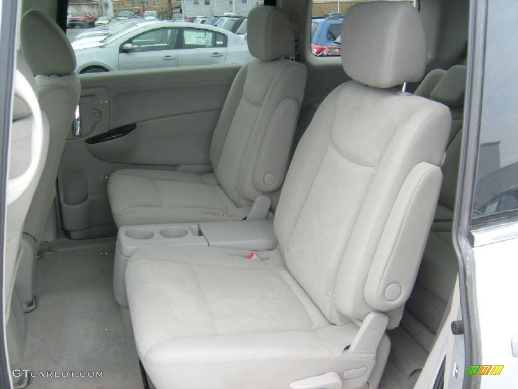 Gray Interior 2011 Nissan Quest 3.5 SV Photo #45926941