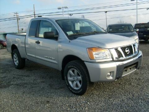 2011 Nissan titan specification #6