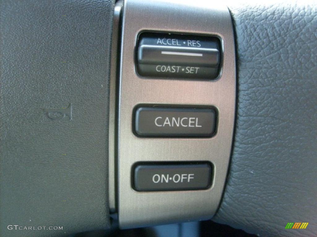 2011 Nissan Titan SV King Cab 4x4 Controls Photo #45927079