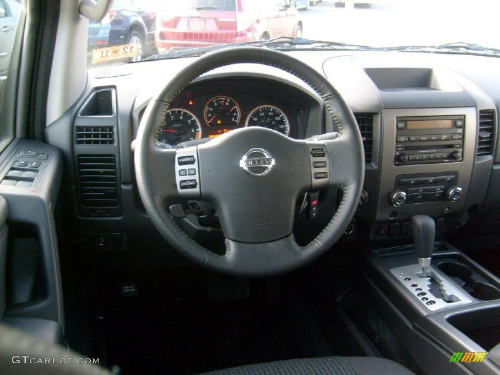 2011 Nissan Titan SV Crew Cab 4x4 Steering Wheel Photos