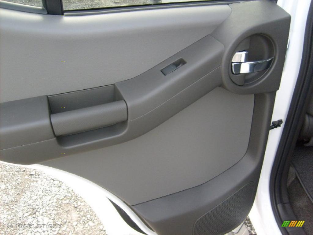 2011 Nissan Xterra S 4x4 Gray Door Panel Photo #45928669