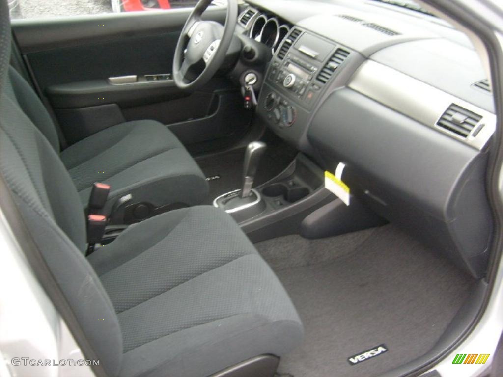 2011 Nissan Versa 1.8 S Sedan Dashboard Photos