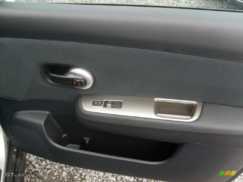 2011 Nissan Versa 1.8 S Sedan Door Panel Photos