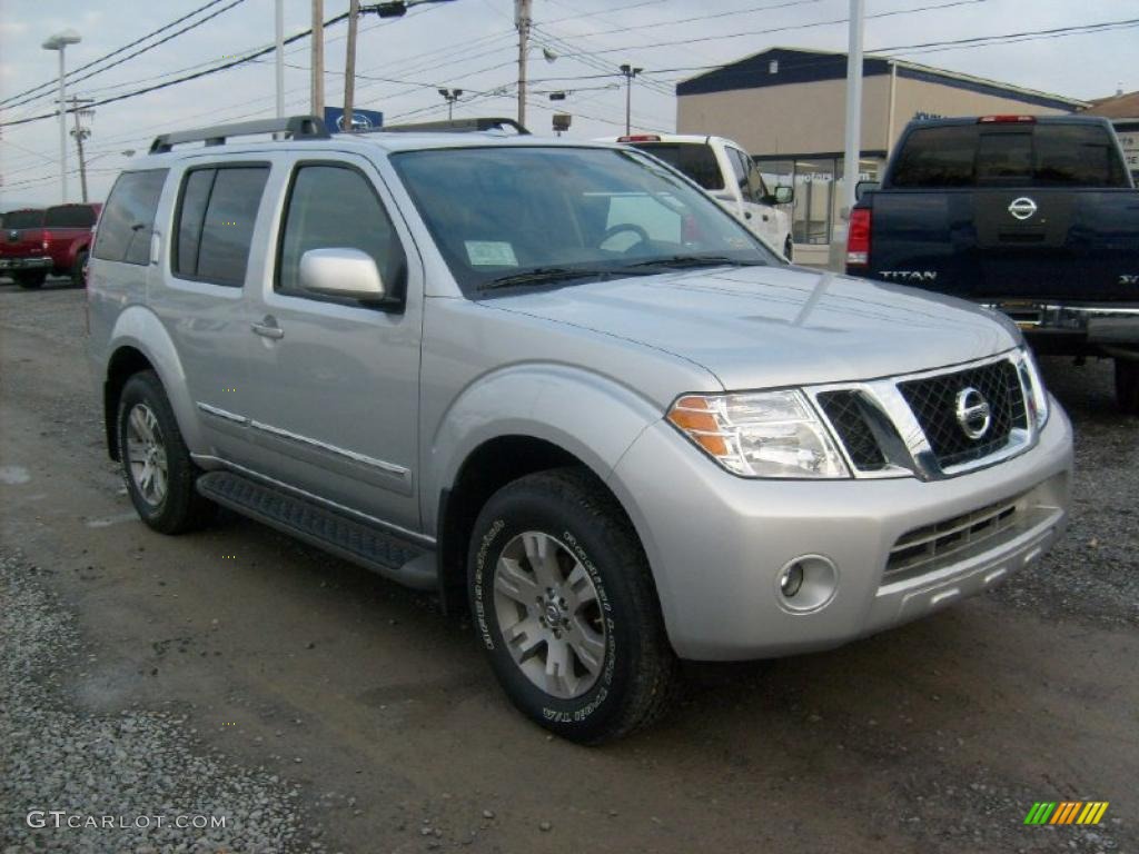 Silver Lightning 2011 Nissan Pathfinder Silver 4x4 Exterior Photo #45929182