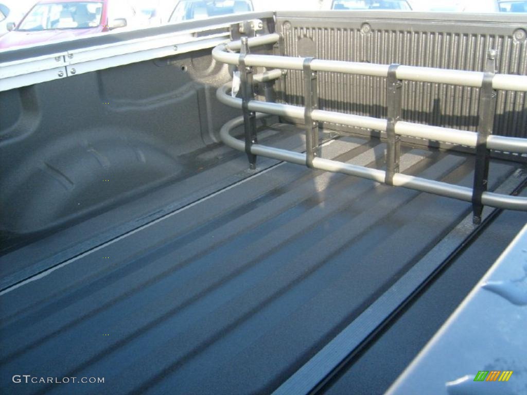 2011 Nissan Titan Pro-4X King Cab 4x4 Trunk Photos