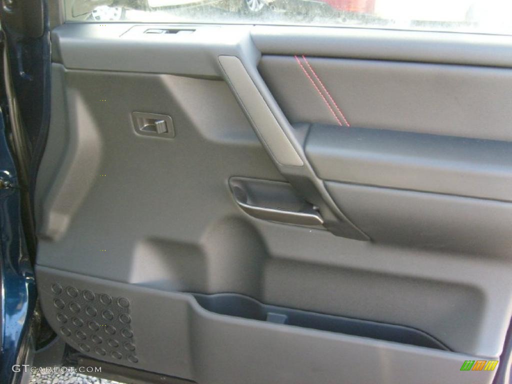 2011 Nissan Titan Pro-4X King Cab 4x4 Door Panel Photos