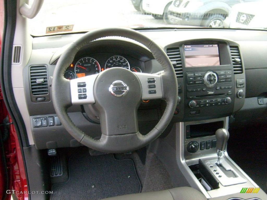 2011 Nissan Pathfinder Silver 4x4 Dashboard Photos