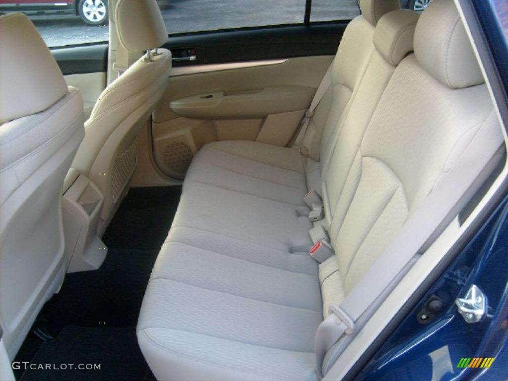 Warm Ivory Interior 2010 Subaru Outback 2.5i Premium Wagon Photo #45931492