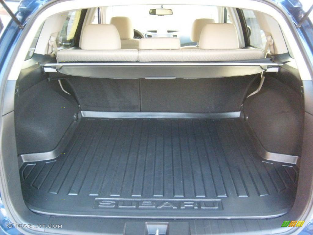 2010 Subaru Outback 2.5i Premium Wagon Trunk Photo #45931501