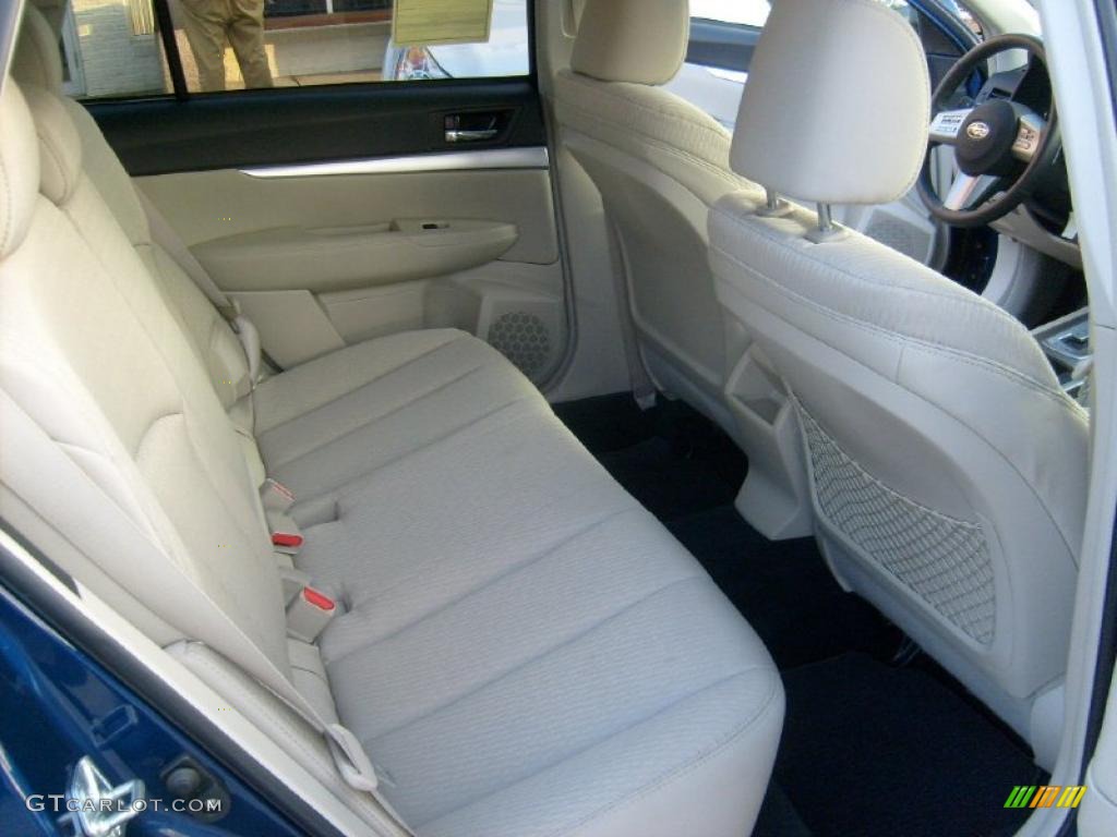 Warm Ivory Interior 2010 Subaru Outback 2.5i Premium Wagon Photo #45931609