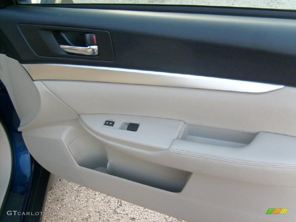 2010 Subaru Outback 2.5i Premium Wagon Warm Ivory Door Panel Photo #45931627