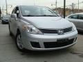 Brilliant Silver - Versa 1.8 SL Hatchback Photo No. 1