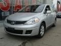 Brilliant Silver - Versa 1.8 SL Hatchback Photo No. 4