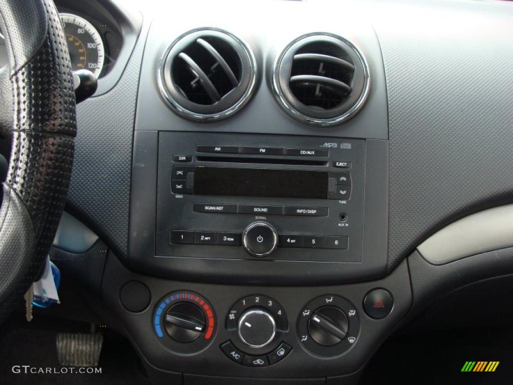 2007 Chevrolet Aveo LT Sedan Controls Photos