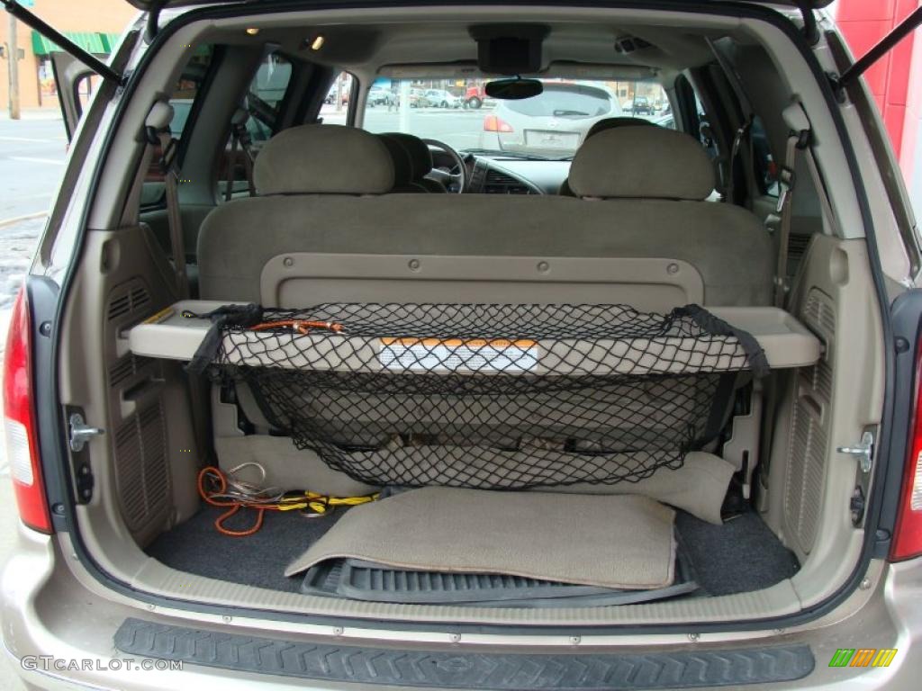 2002 Nissan Quest SE Trunk Photo #45932976