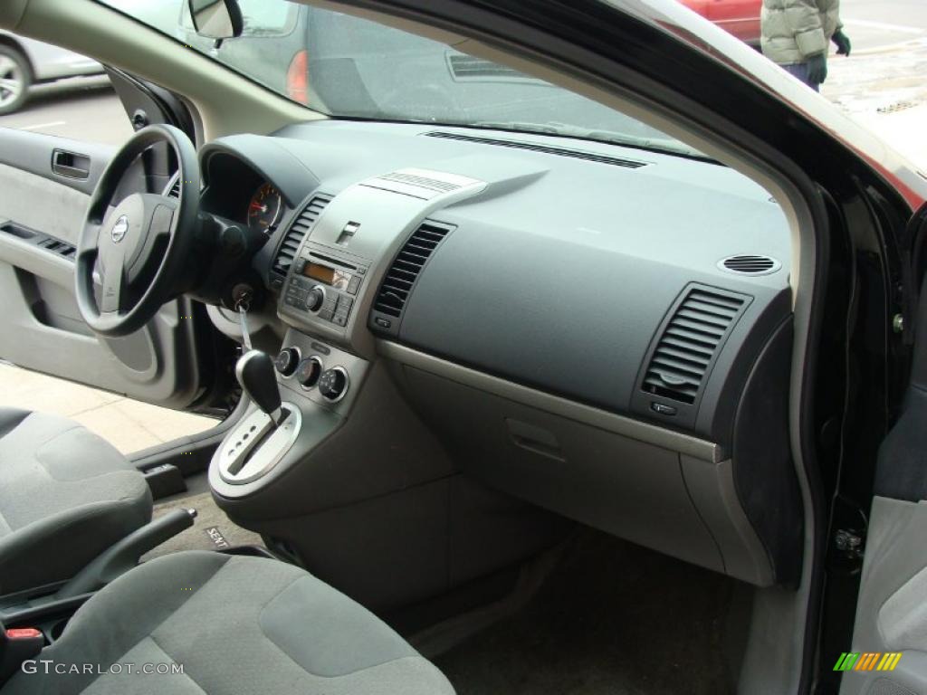 2009 Sentra 2.0 - Super Black / Charcoal photo #13