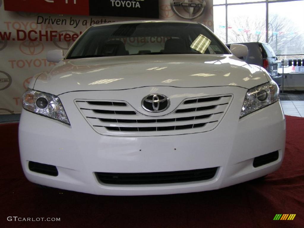2008 Camry LE - Super White / Bisque photo #2