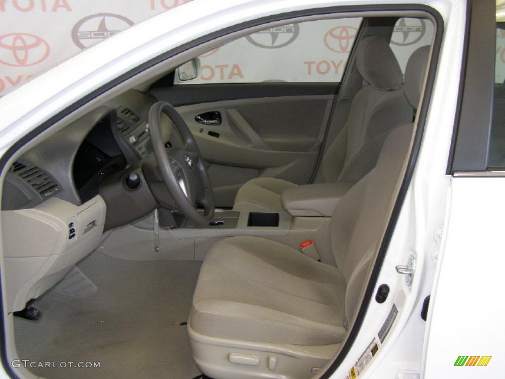 2008 Camry LE - Super White / Bisque photo #17