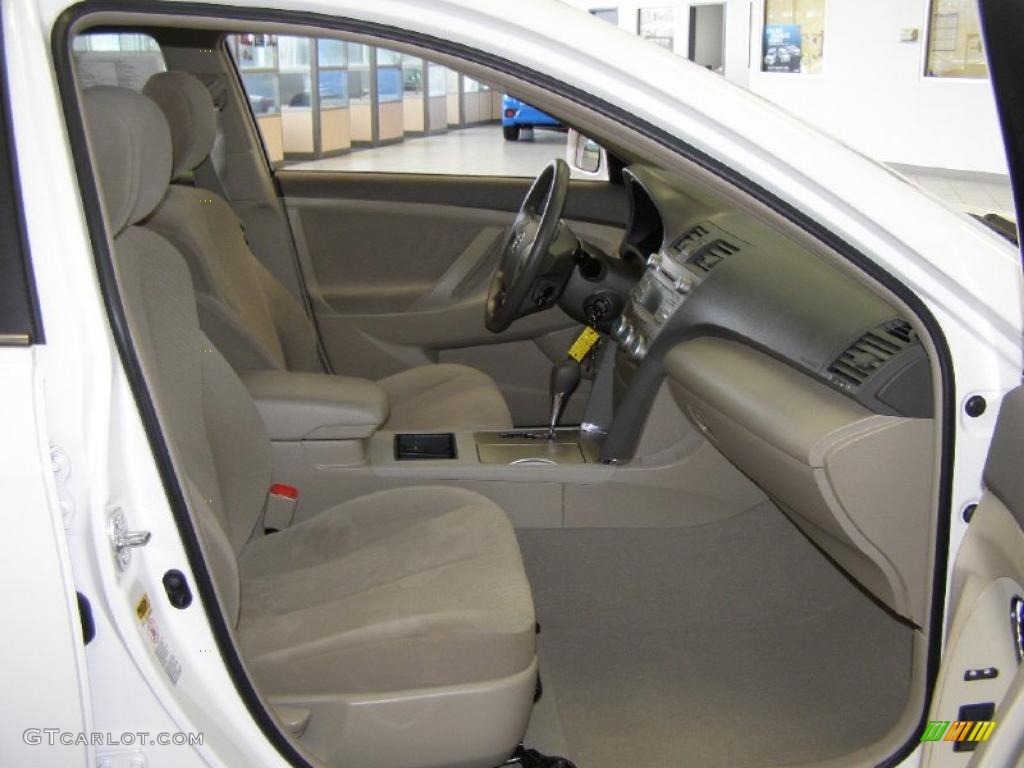 2008 Camry LE - Super White / Bisque photo #27
