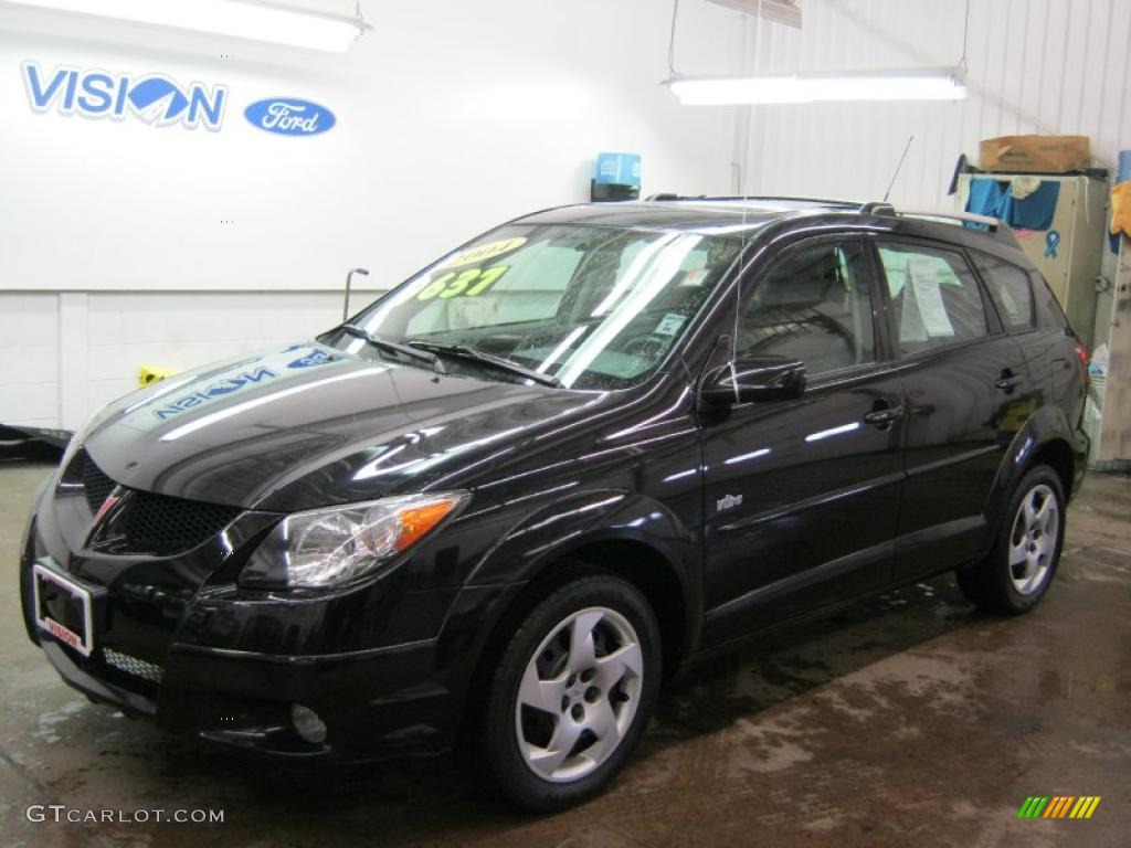 2004 Vibe AWD - Abyss Black / Graphite photo #1