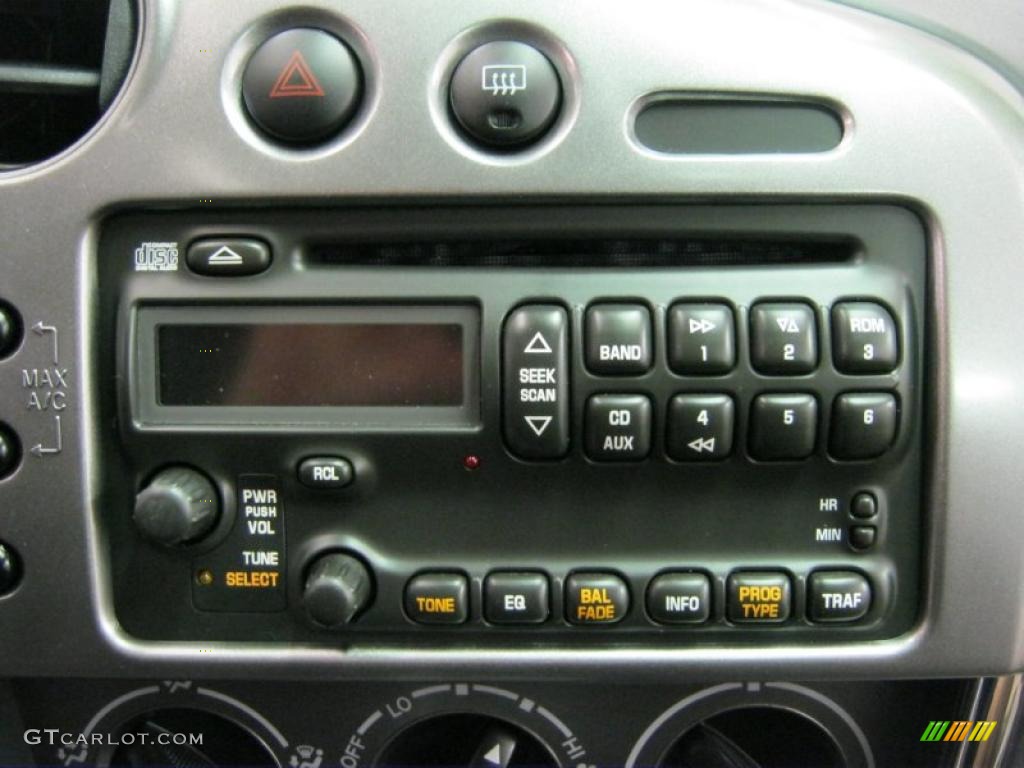 2004 Vibe AWD - Abyss Black / Graphite photo #5