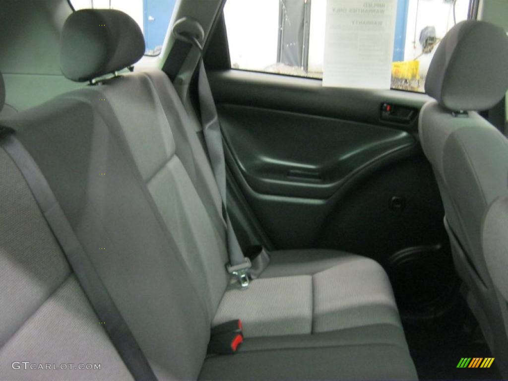 2004 Vibe AWD - Abyss Black / Graphite photo #8
