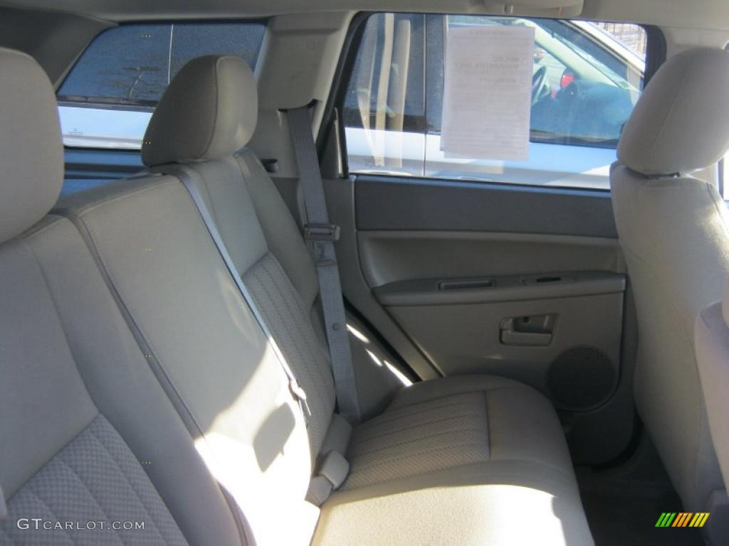 2005 Grand Cherokee Laredo 4x4 - Deep Beryl Green Pearl / Khaki photo #8
