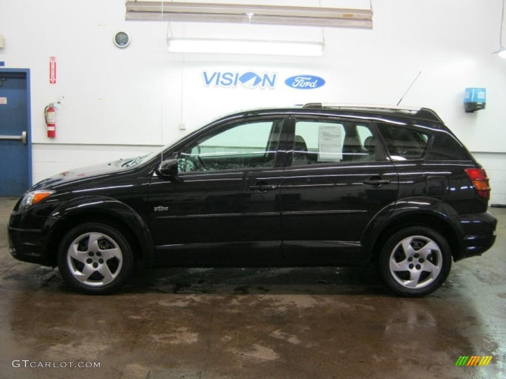 2004 Vibe AWD - Abyss Black / Graphite photo #15