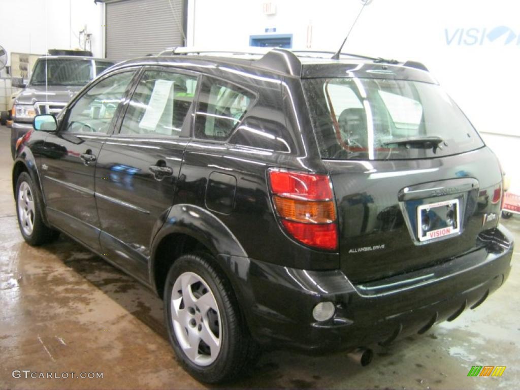 2004 Vibe AWD - Abyss Black / Graphite photo #16