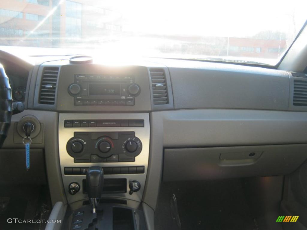 2005 Grand Cherokee Laredo 4x4 - Deep Beryl Green Pearl / Khaki photo #20