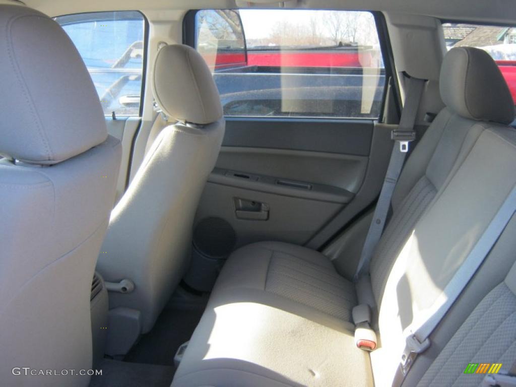 2005 Grand Cherokee Laredo 4x4 - Deep Beryl Green Pearl / Khaki photo #21