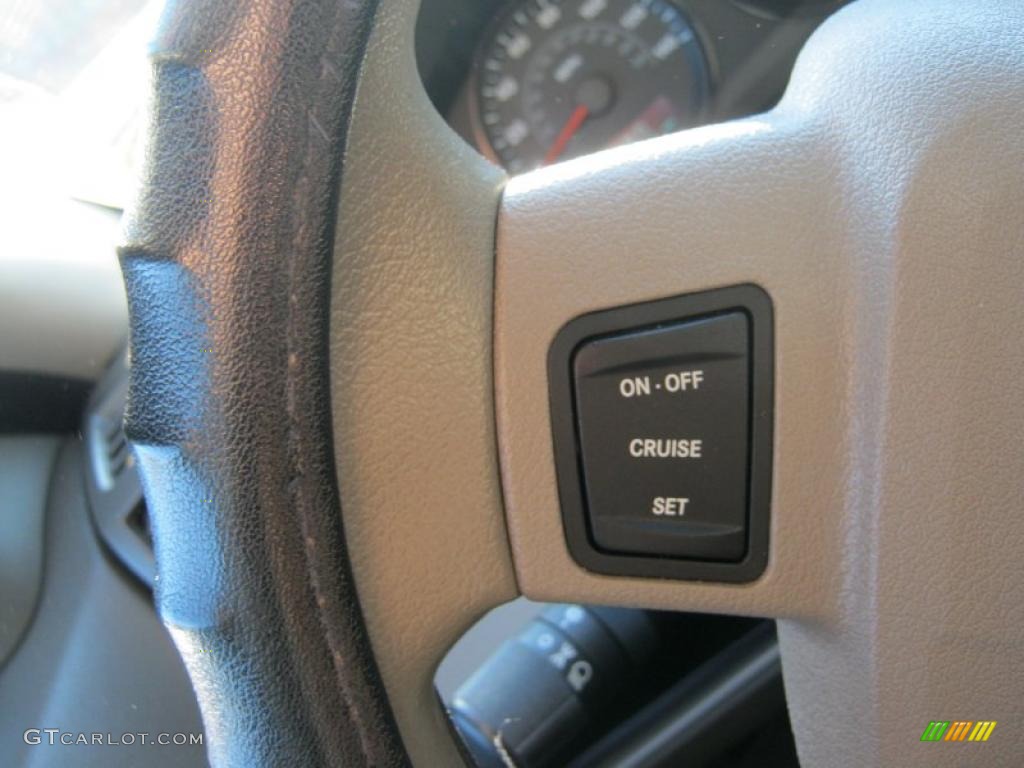 2005 Grand Cherokee Laredo 4x4 - Deep Beryl Green Pearl / Khaki photo #23
