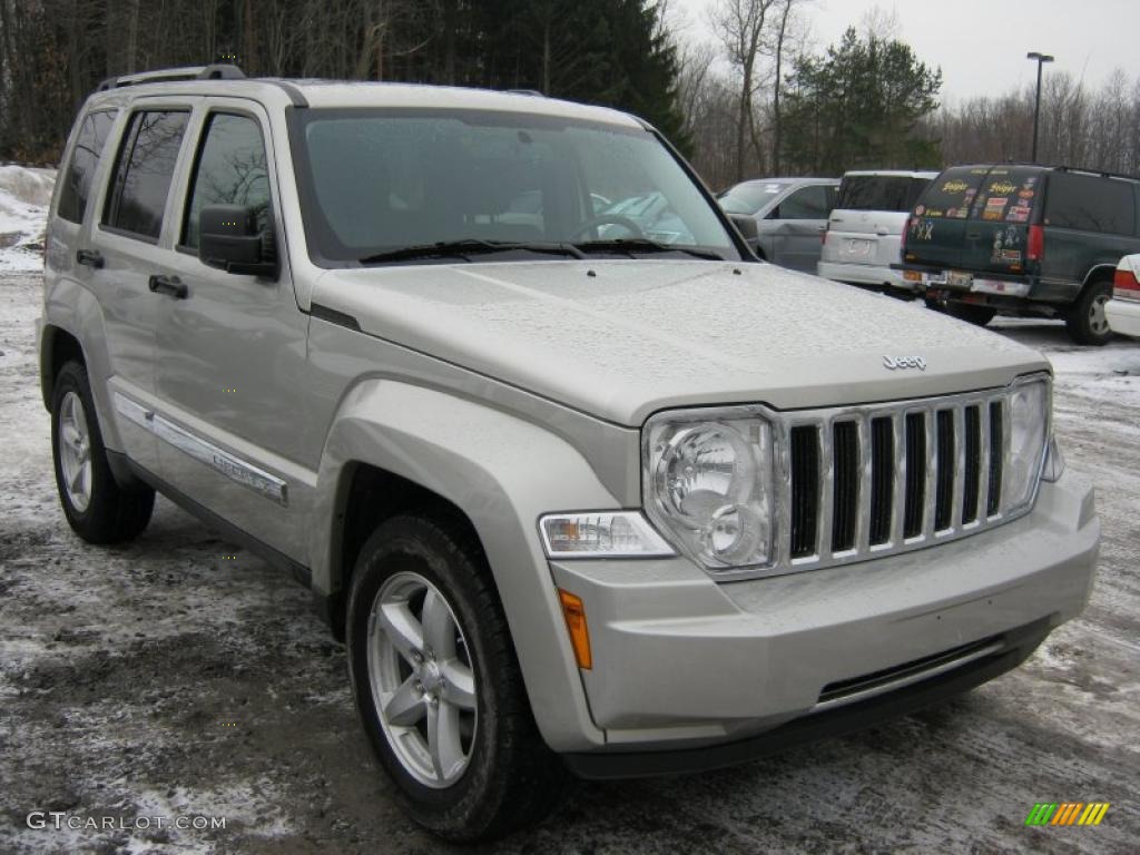 2009 Liberty Limited 4x4 - Light Graystone Pearl / Dark Slate Gray photo #17